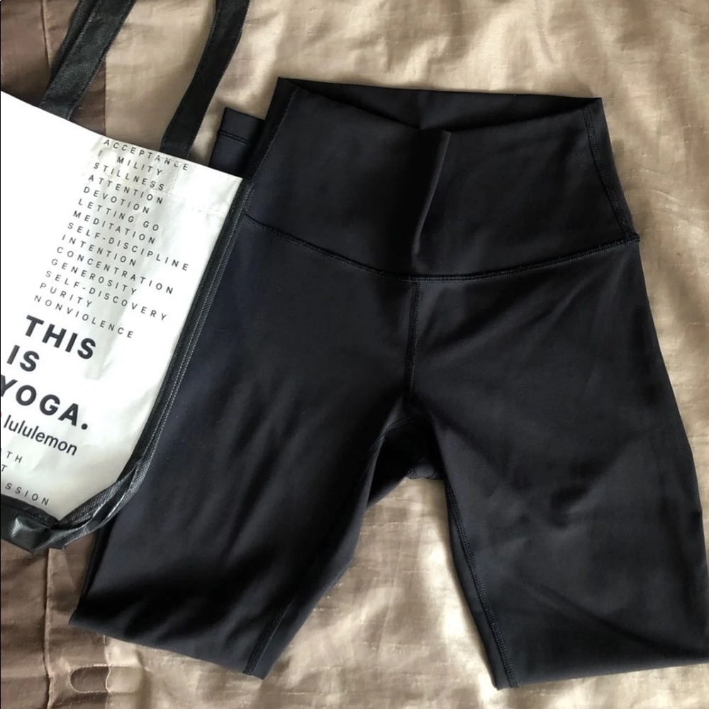 SOLD | Lululemon Wunder Under 25”